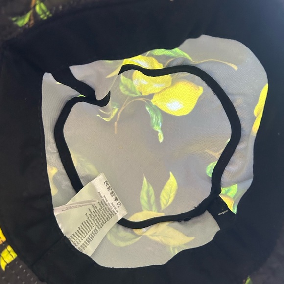 🍋Black and Yellow Lemon Print Bucket Hat - Picture 10 of 10